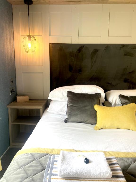 Gainsborough Lodge, Oxnam