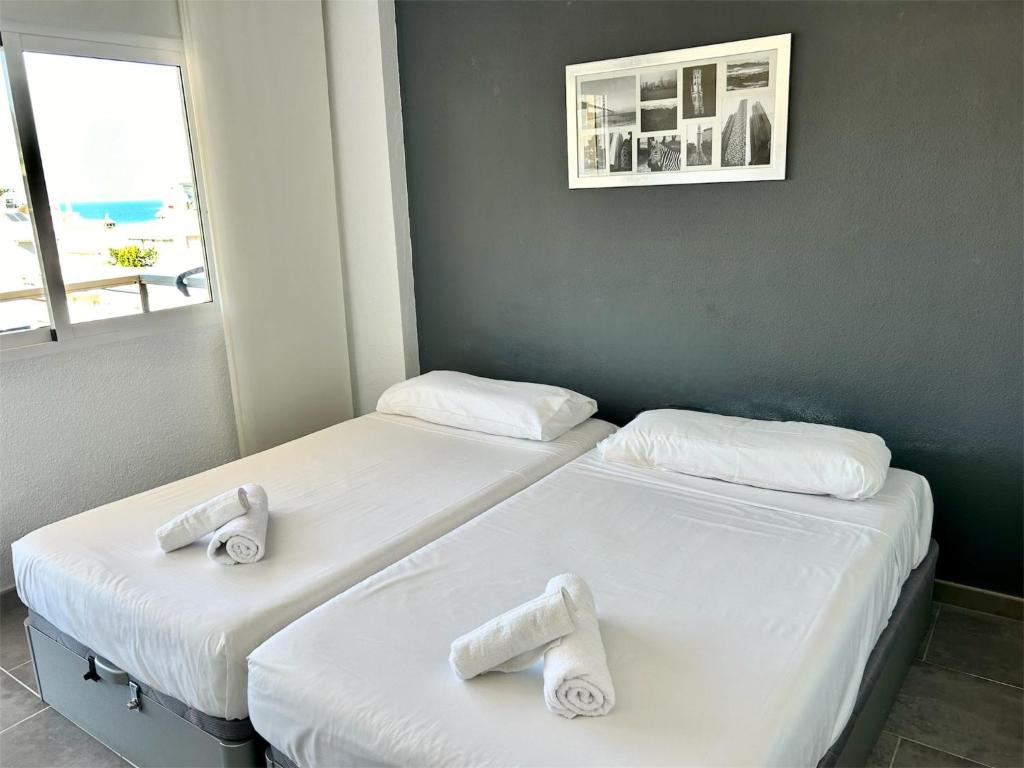 Beachfront Apartment in La Carihuela - 5