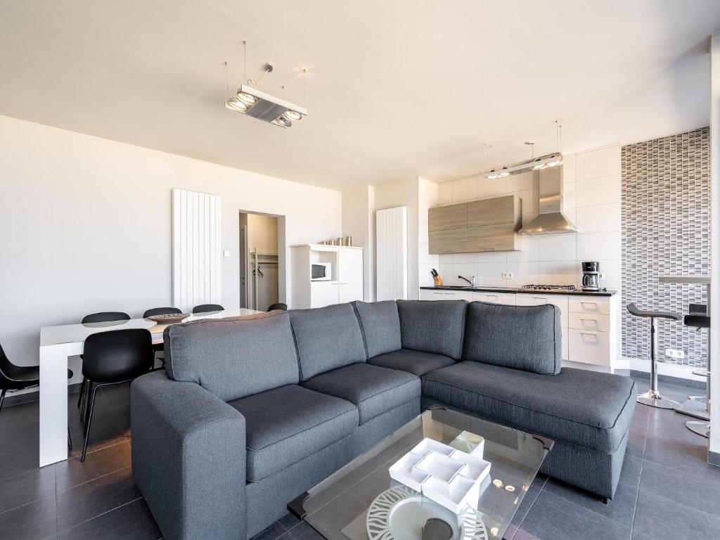 Beaulieu & Chambord 71 For 6 People, Blankenberge