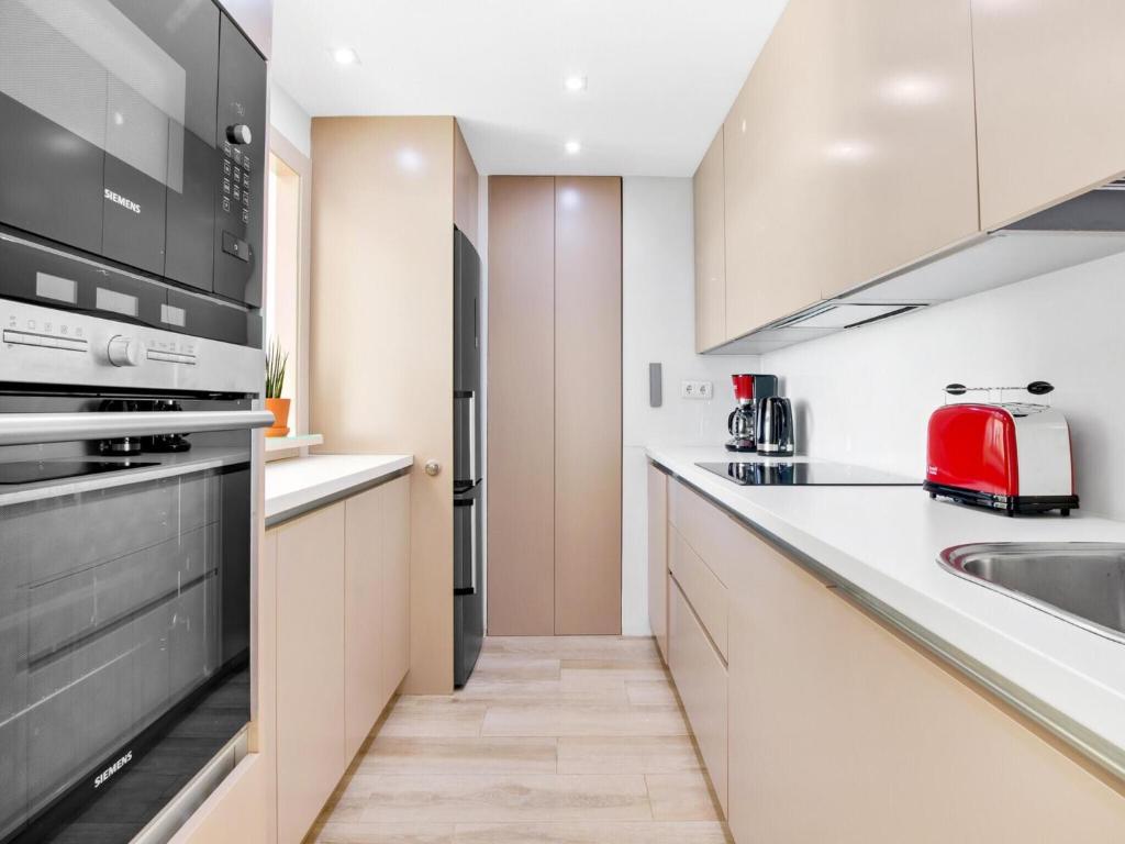 Apartment in Torremolinos by Bajondillo Beach - 2