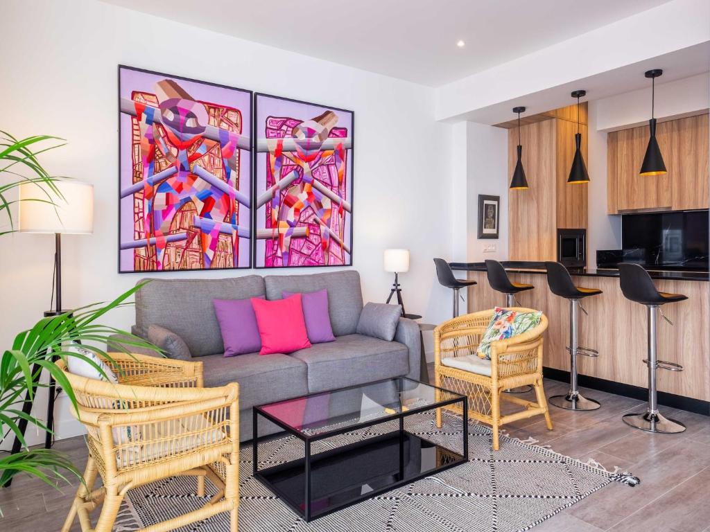 Apartment in Torremolinos by Bajondillo Beach, Torremolinos