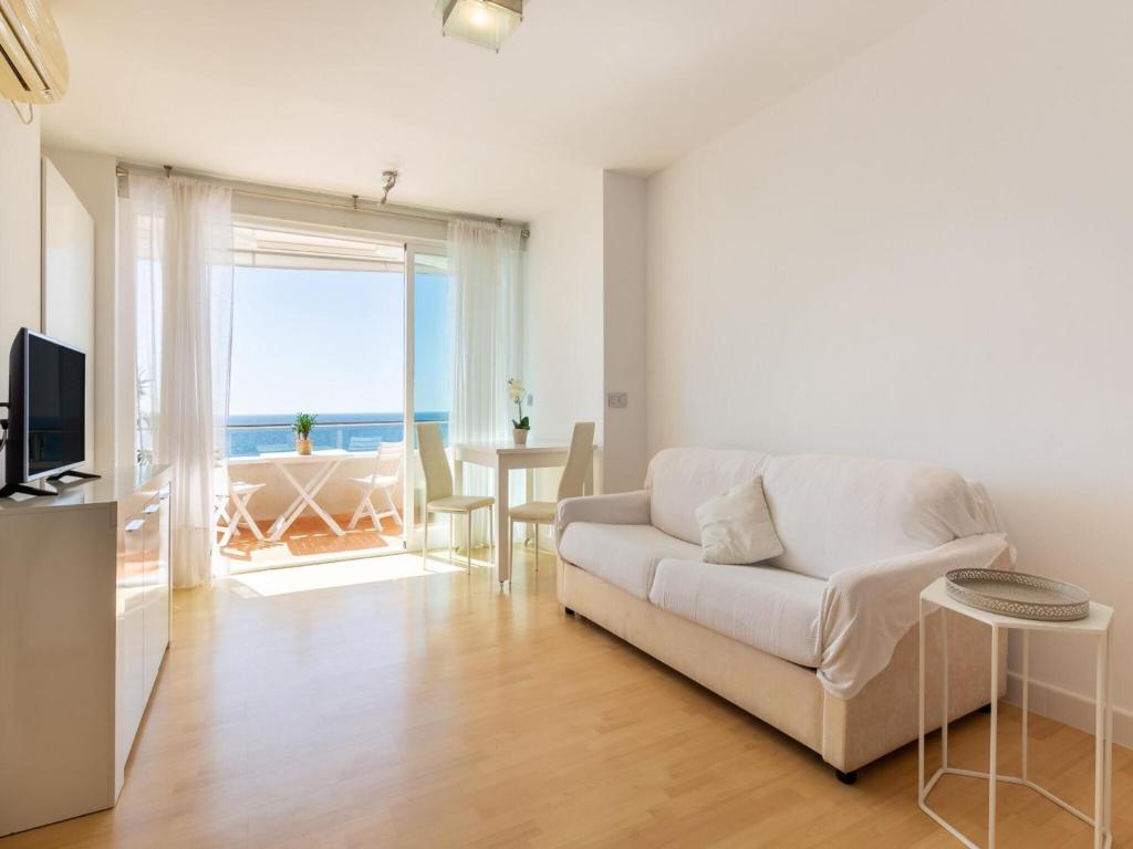 Studio on Bajondillo Beach with Sea Views, Torremolinos