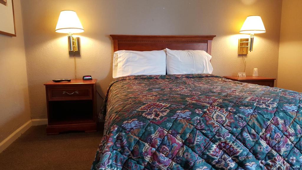 Pacific Motel photo