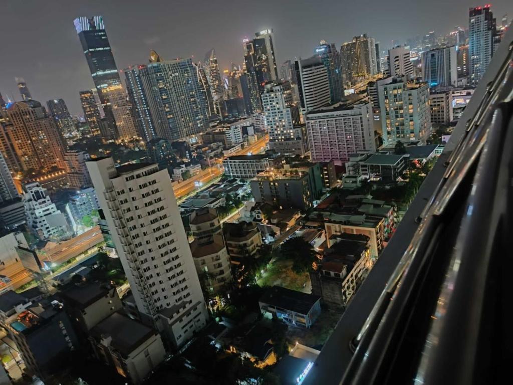 Spacious 1,2 & 3 Bedroom Serviced Apartments OMNI - Nana BTS, Bangkok