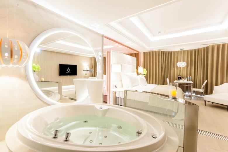 シックス スター モーテル タオユェン (Six Star Motel - Taoyuan)