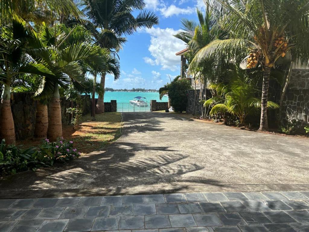 Bay Complex (The), Grand Bay