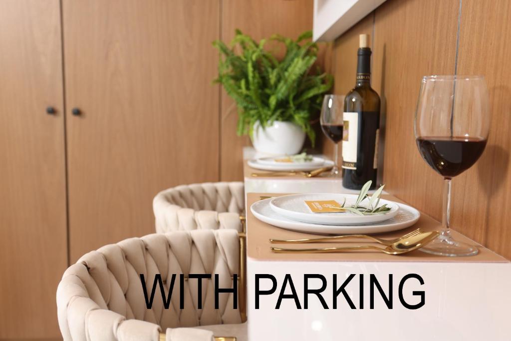 Mona Lisa, Pefkochori