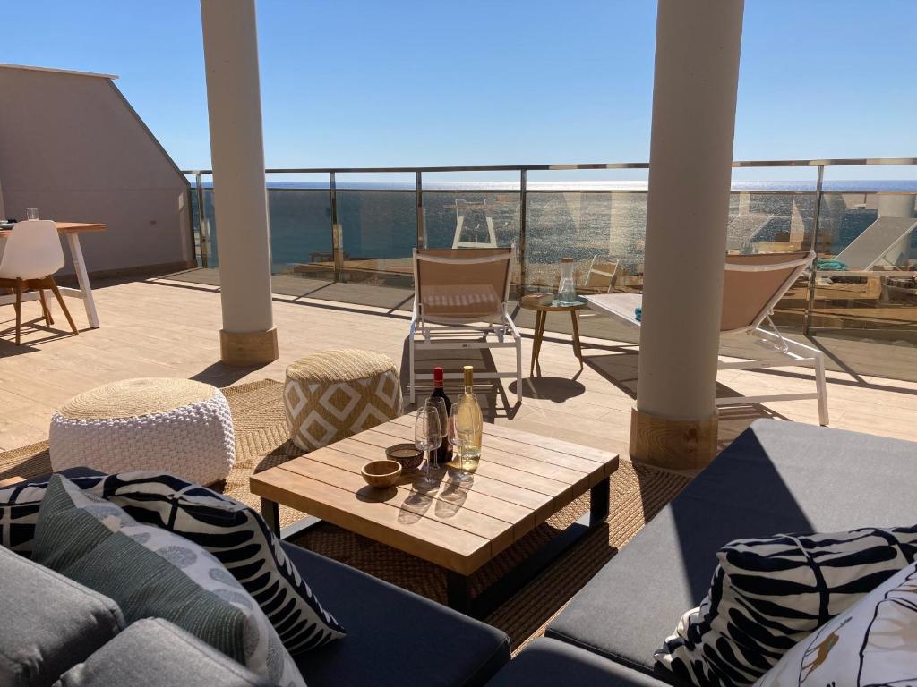 Modern Penthouse - Sea View & Private Rooftop - 1