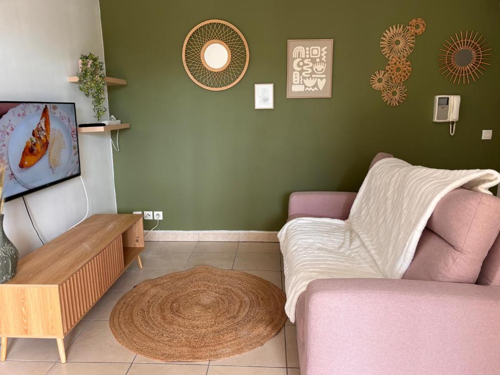 apartment with Garden - 3