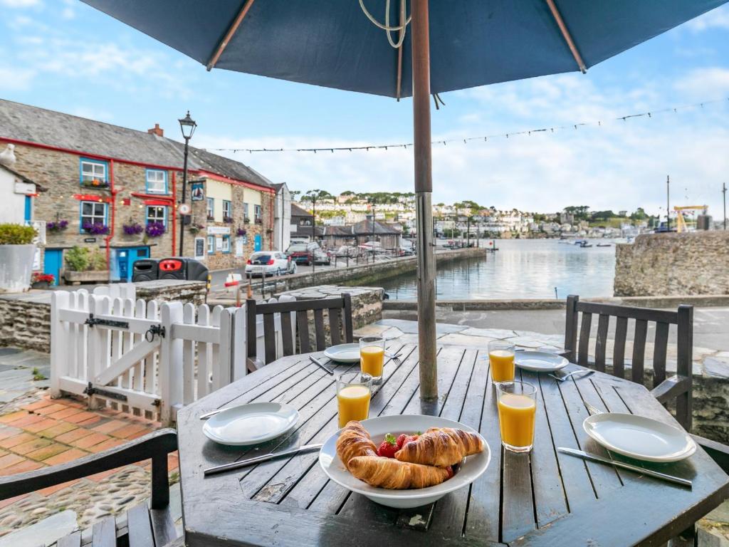 6 Bed in Polruan 75581, Fowey