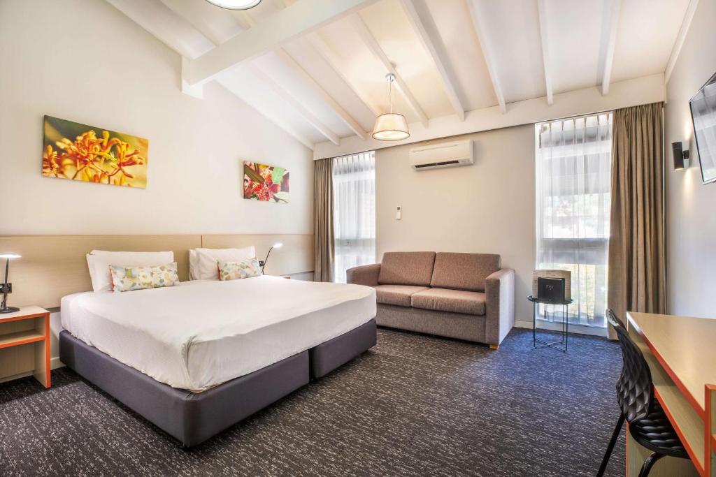 Nightcap at the Ranch Hotel, Sydney