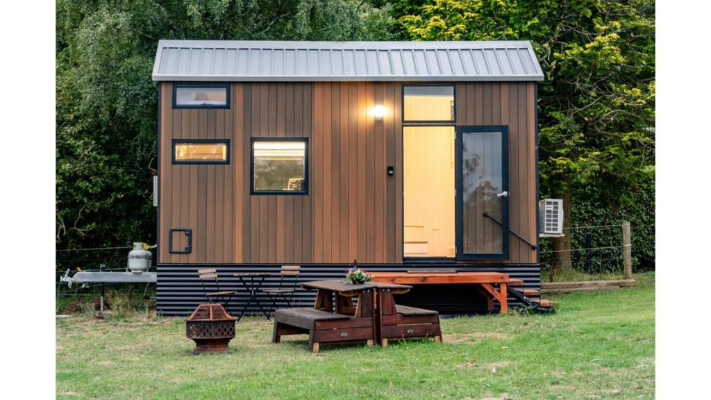 Emus Nest by Tiny Away, Bulls Swamp