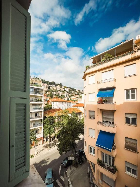Typical Nice neighborhood 15 min from beach - 2