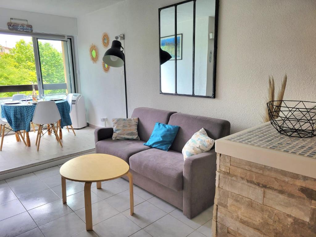 Grand studio cabine 4 personnes Clim Très bien situé - 1
