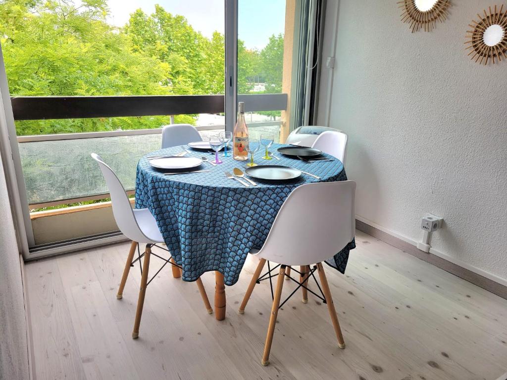 Grand studio cabine 4 personnes Clim Très bien situé - 3