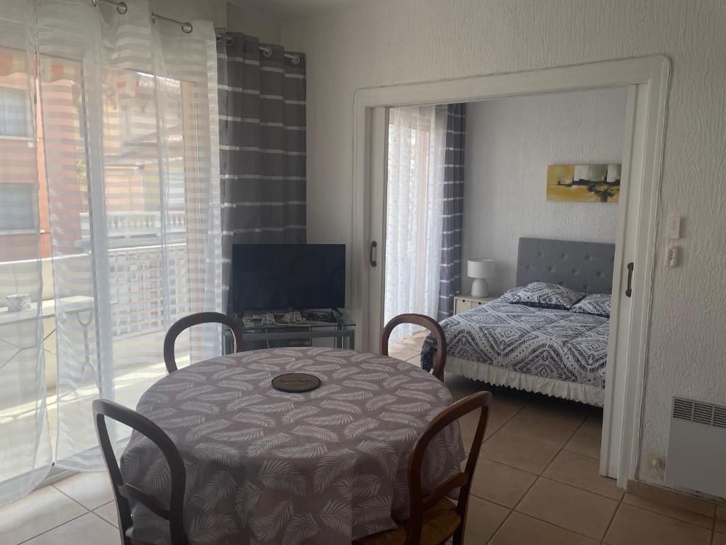 Studio à Sanary-Sur-Mer avec balcon à 200m du port - 1