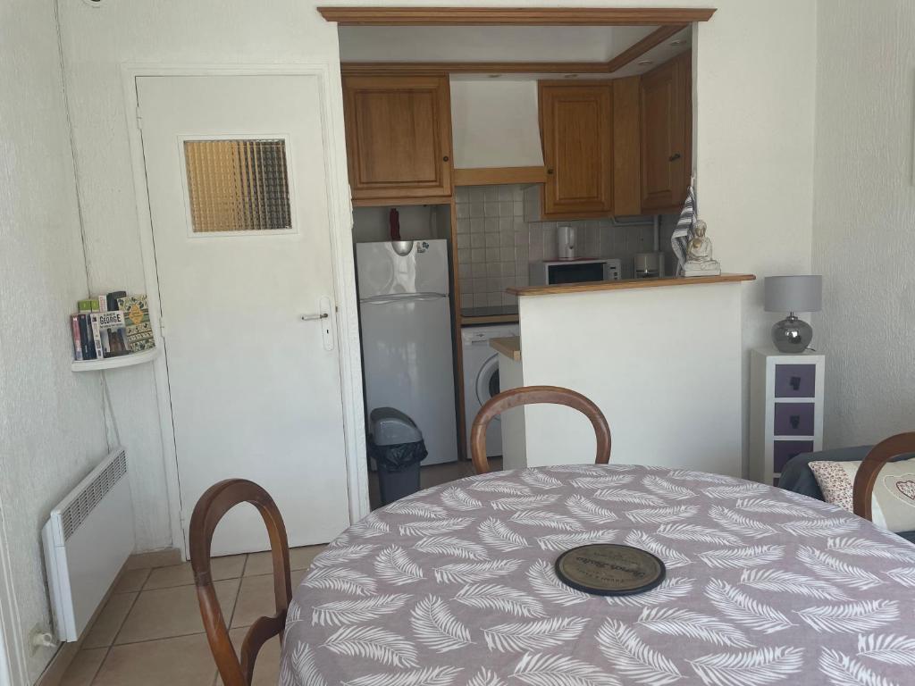 Studio à Sanary-Sur-Mer avec balcon à 200m du port - 2