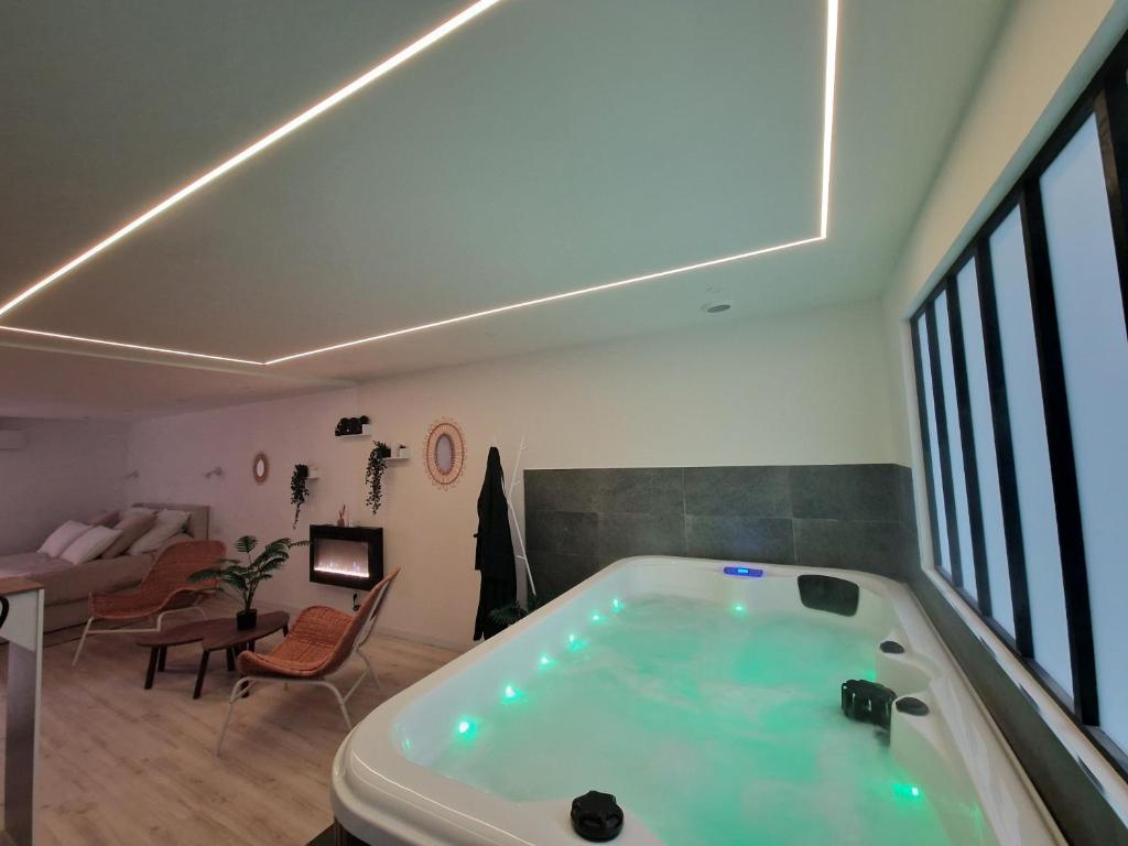 la chambre 8 - 4