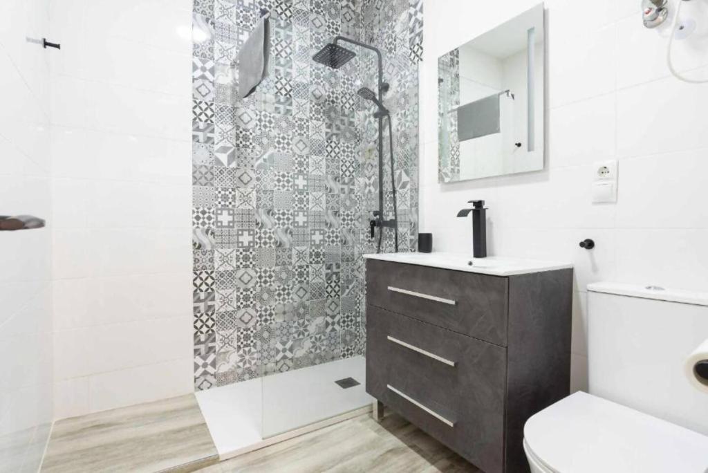 Vialia Suites Beach - 3