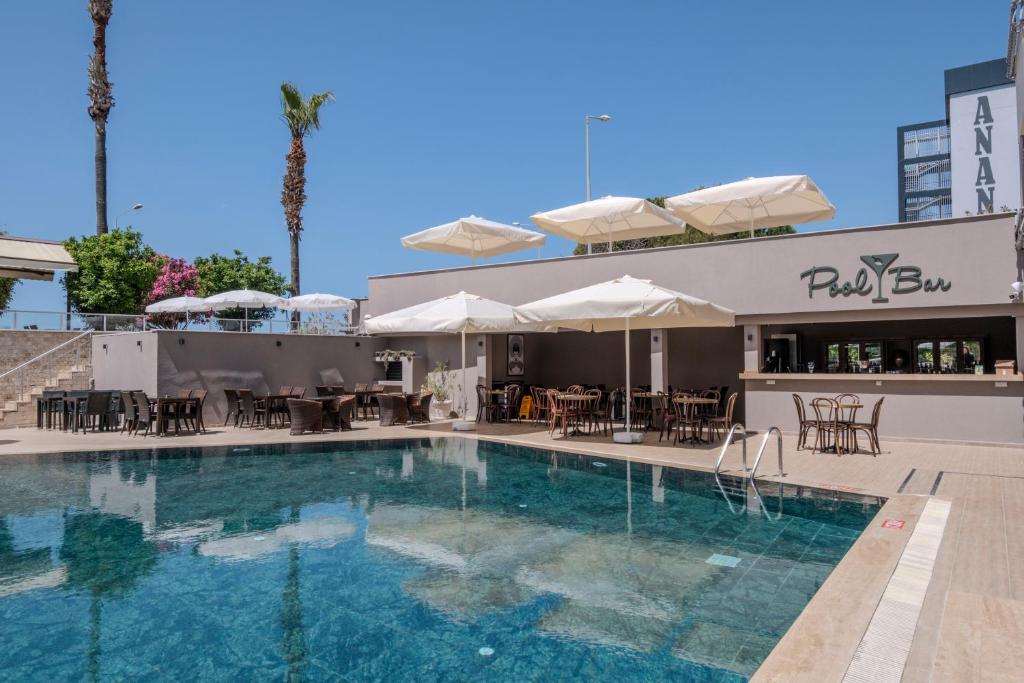 Parador Sky Hotel All Inclusive — Swimming pool in Alanya