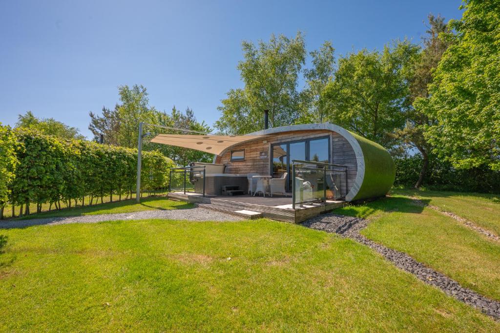 Ingleborough Luxury Pod with Hot Tub at Fell View Park Kirkby Lonsdale, Kirkby Lonsdale