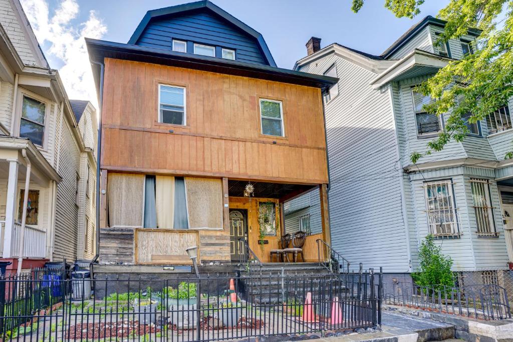 Apt 2 Mi to Prudential Center and Dtwn Newark!, Newark