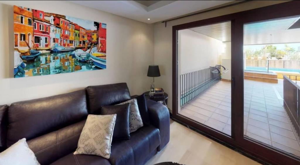 Departamento en complejo residencial Bahía del Plata, Estepona, España - 5