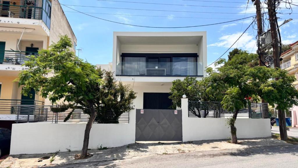 Ground-Floor Studio Apartment, Neos Marmaras