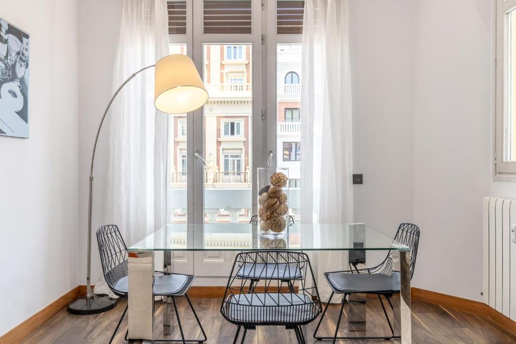 Stylish 2-Bed Apartment on Gran Vía Madrid - 5