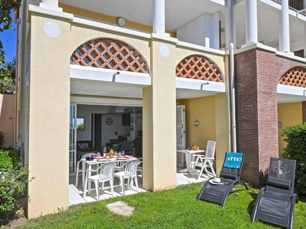 Apartment Les Bastides - I3 049 by Interhome - 2