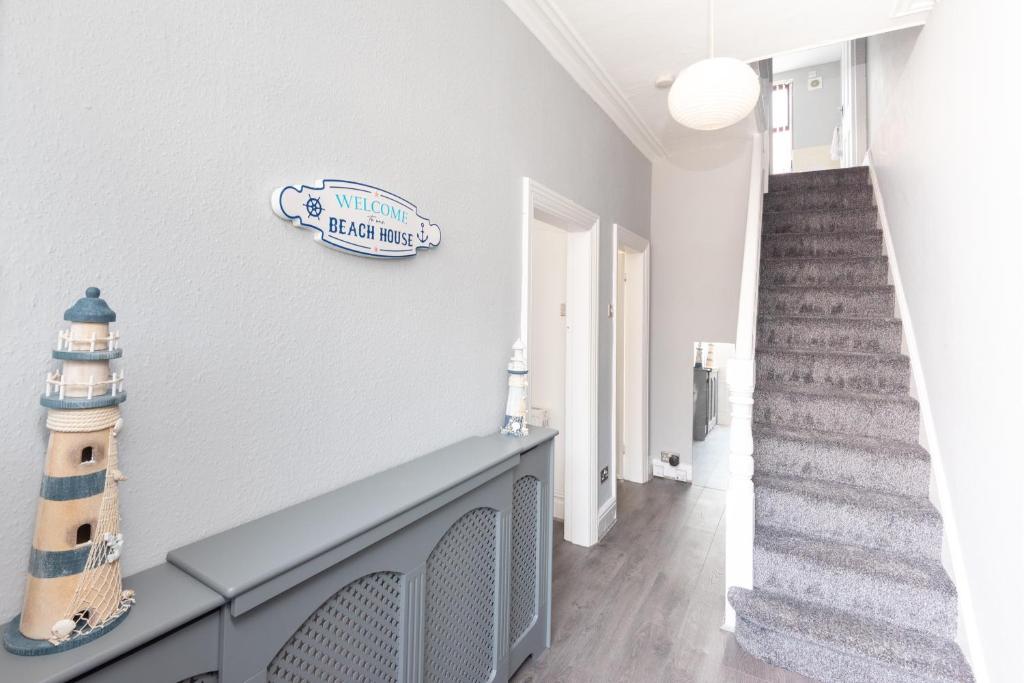 3-Bed Coastal Retreat, Waterloo