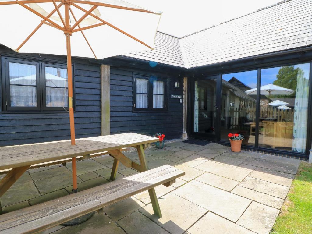 Corner Barn, Durweston photo 4