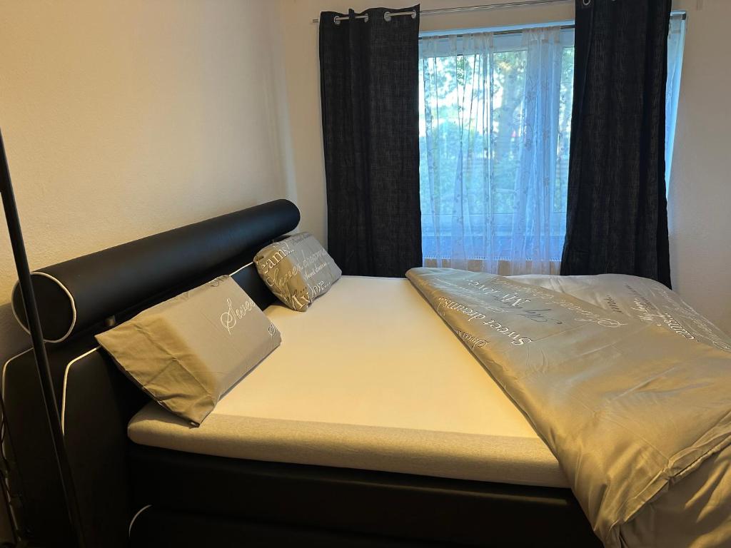 Room in two rooms apartment 4 min to Uni-Kassel, Kassel