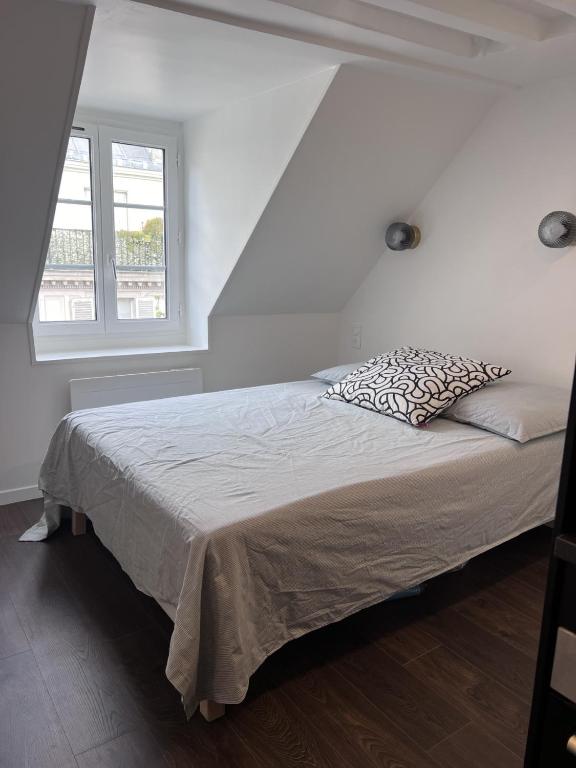 Cozy Studio by the Moulin Rouge - 4