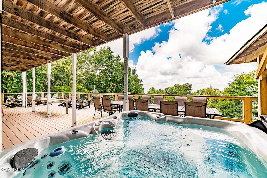 The Highest Point View by Venture Smoky Mountains, Gatlinburg