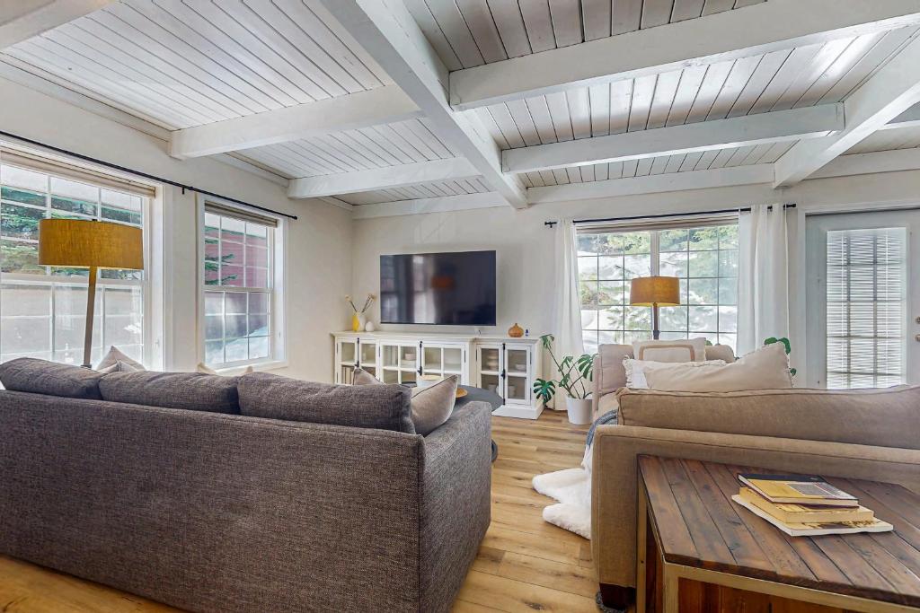 The Chalet at Central, Snoqualmie Pass