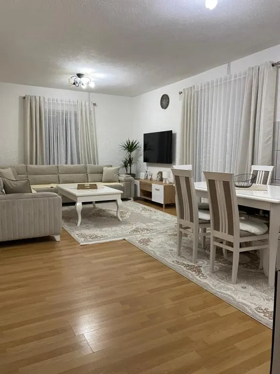 Lejna Guest House, hotel in Plav