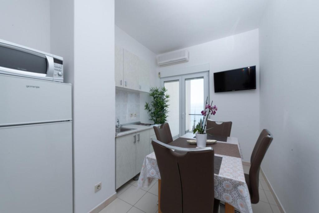 Apartment in Duce with sea view, terrace, air conditioning, WiFi 3423-1, Duče