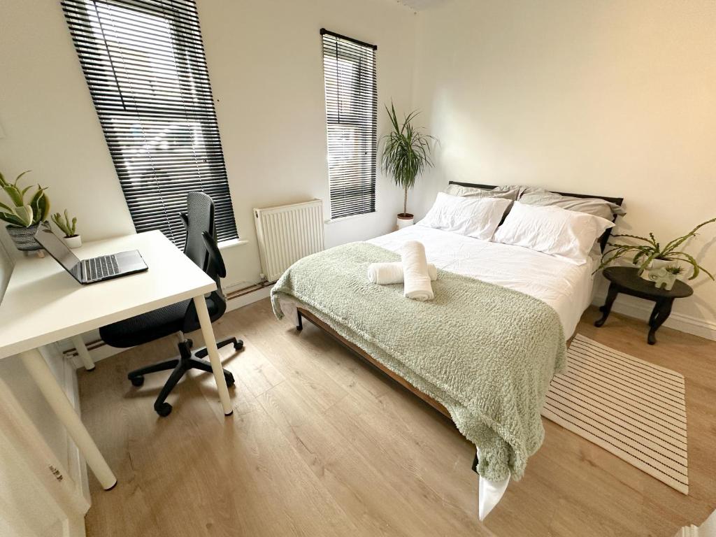 Guest Room in Basildon, Essex, Pitsea