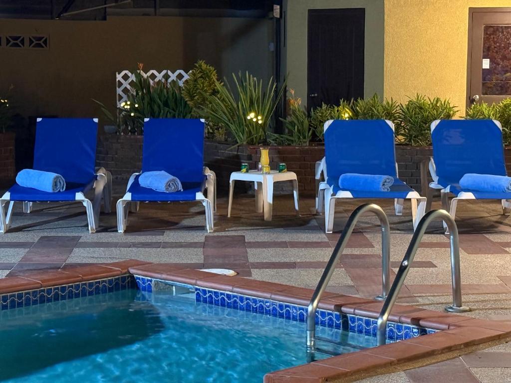 Private Villa near Beaches with Private Pool and more, Palm-Eagle Beach