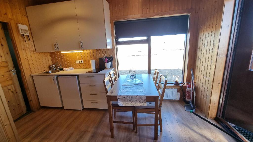 Hekla Cabin 2 Volcano and Glacier View