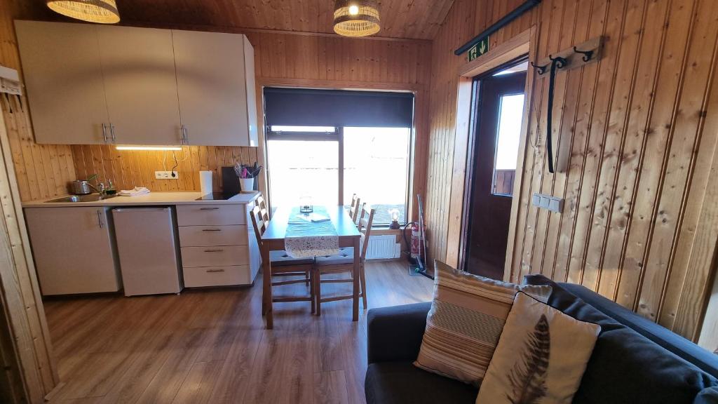 Hekla Cabin 2 Volcano and Glacier View