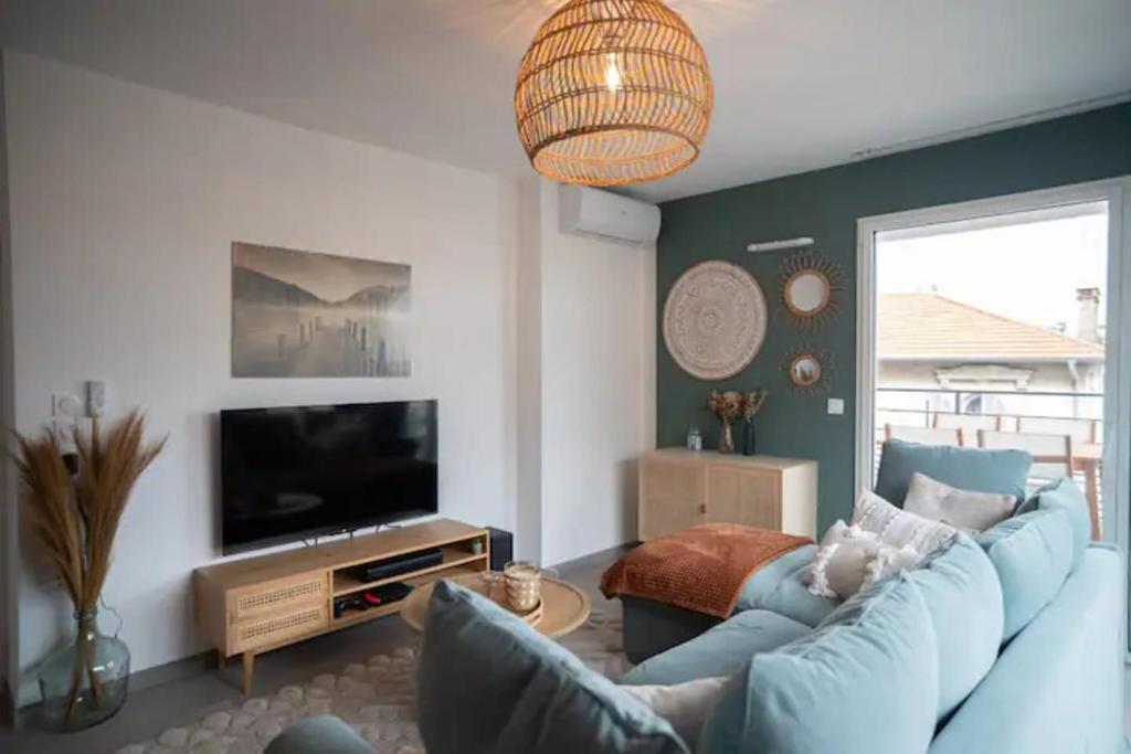 Apartment with mountain views in Antibes, Antibes