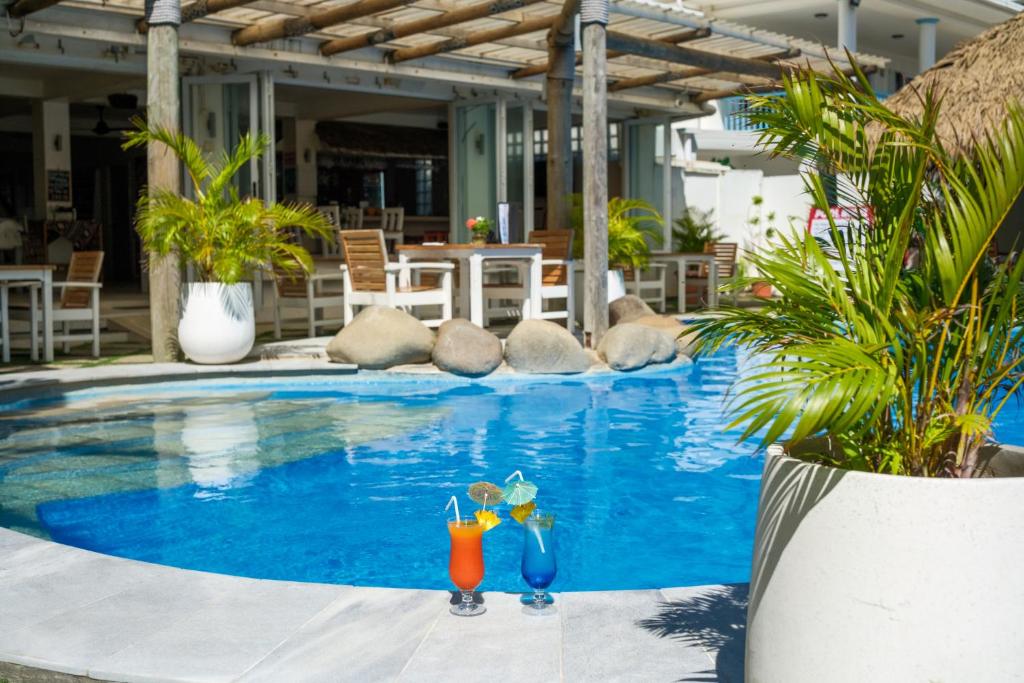 スイミングプール