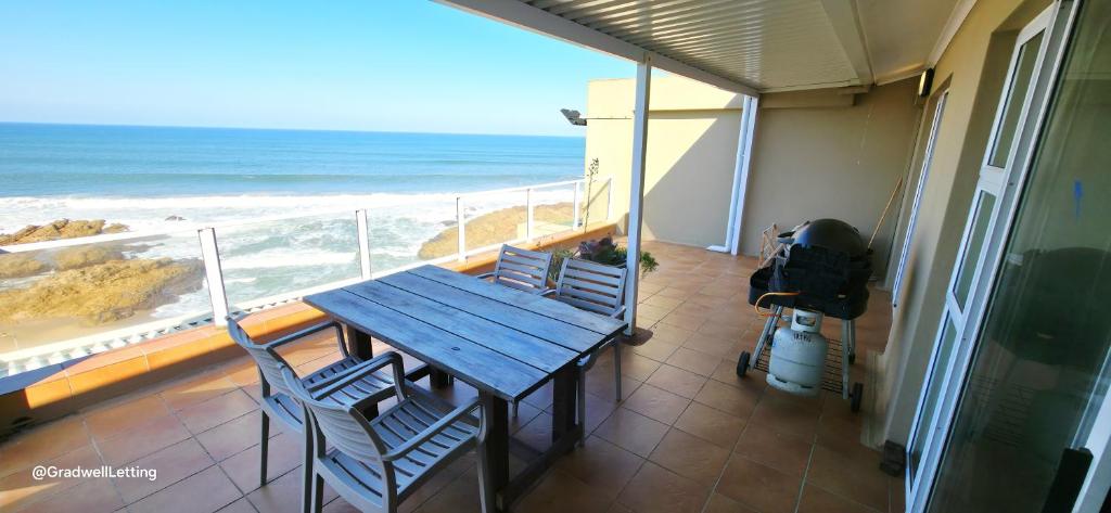 Silhouette 36 - Sleeps 6, Margate