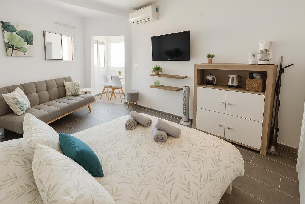 La Cala de Mijas apartment, Sea View, 200m from the beach, close to town - 3
