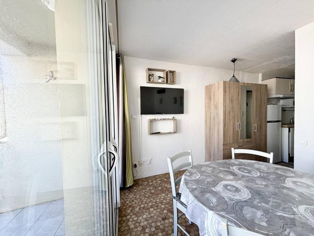 AGREABLE STUDIO CABINE DONNANT SUR TERRASSE AVEC VUE MER - 4
