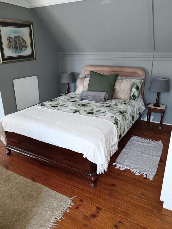 The Loft at Etlon's, Hilton