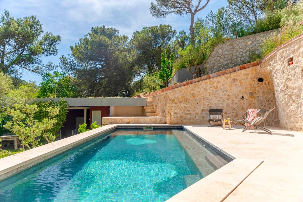 Maison vue colline au calme avec piscine, Simiane-Collongue
