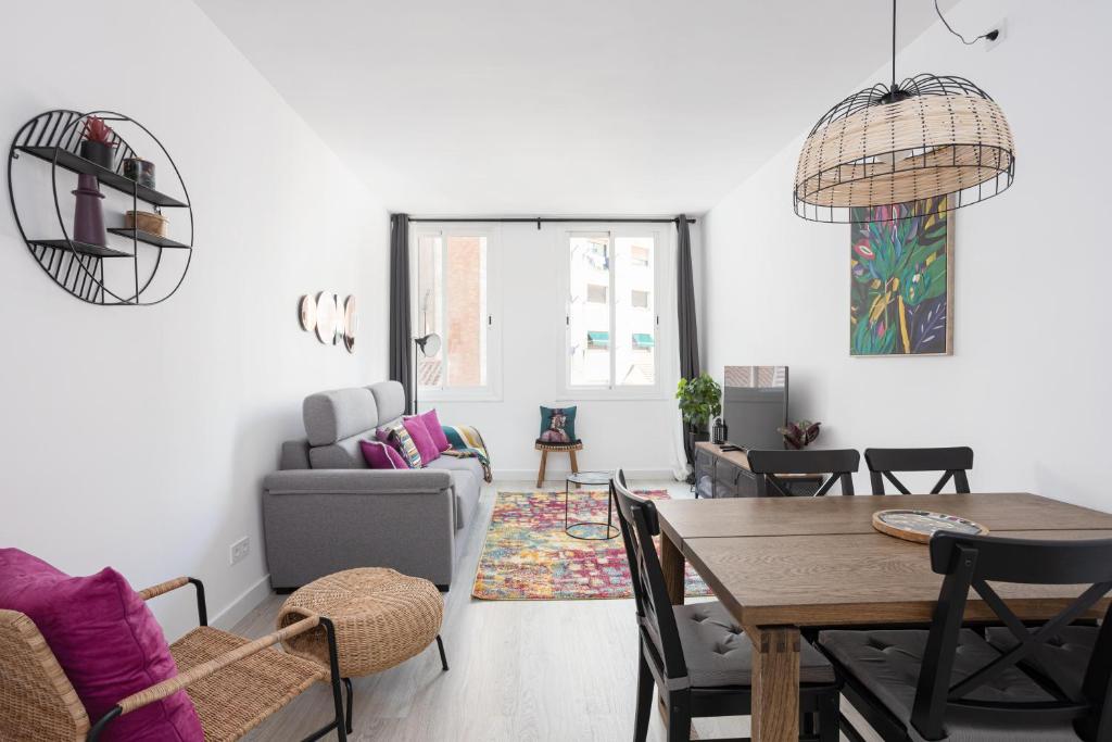 Bright & Stylish Flat In Trendy Grcia, Barcelona